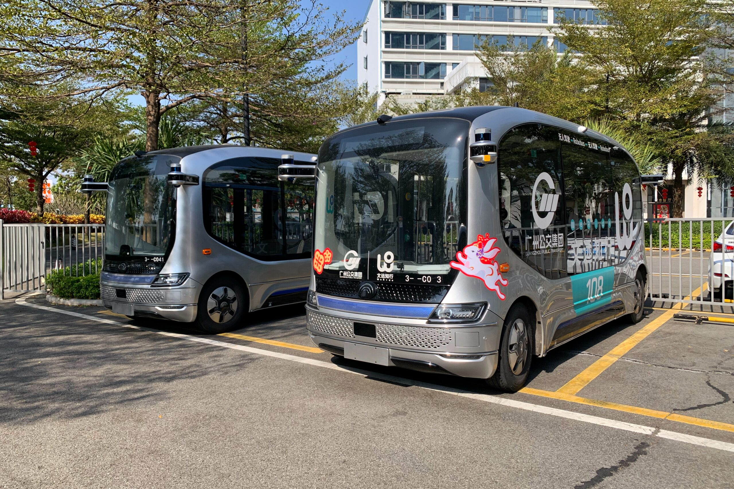 Futuristic Self-Driving Minibus To Launch In Turin 